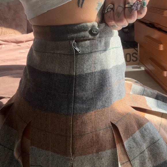 Stylish Plaid A-Line Skirt in Orange and Gray - Picture 4 of 4